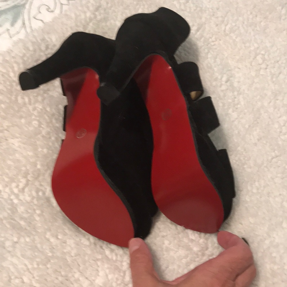 Black heels - Picture 3 of 3